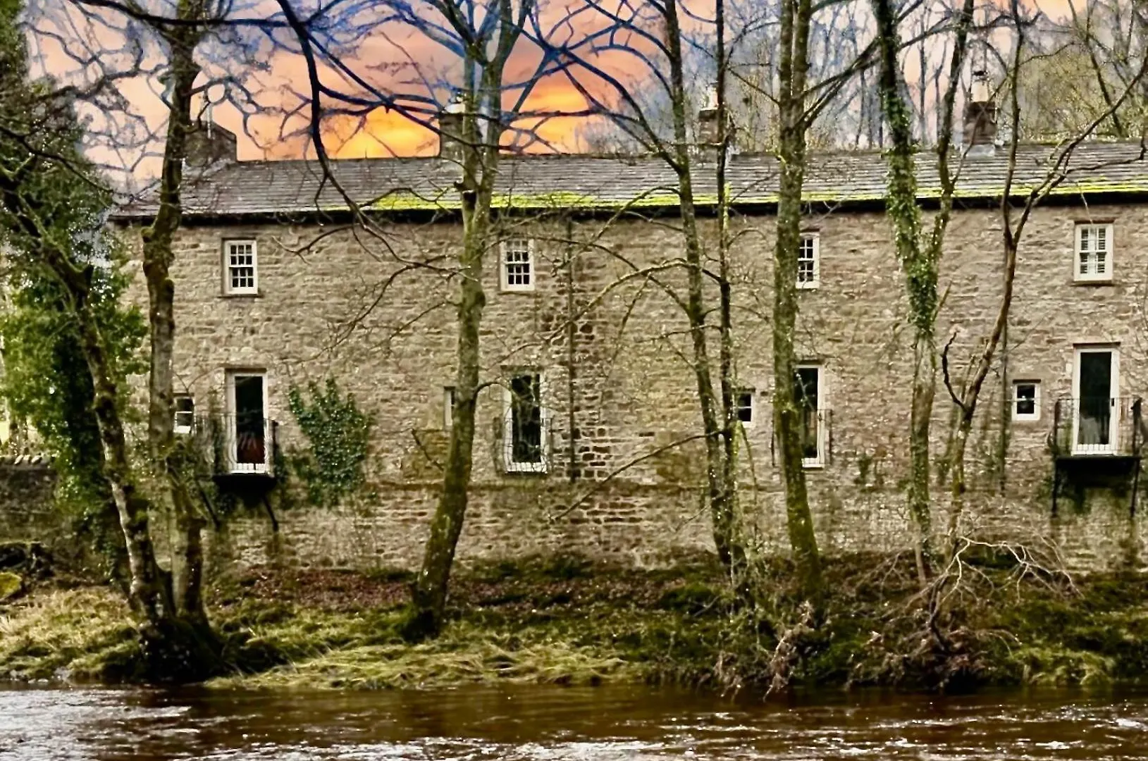 River Dance Cottage, איסגארת' בית נופש
