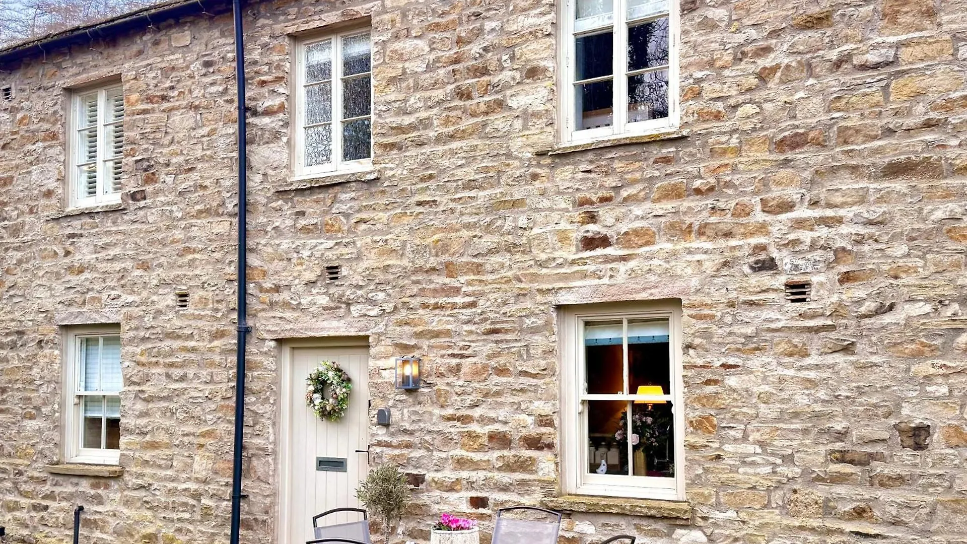 River Dance Cottage, איסגארת' 0*,
